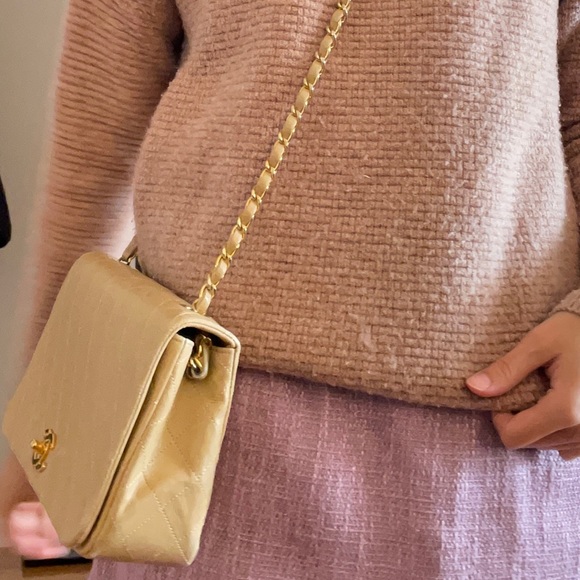 Chanel vintage beige single full flap 24k gold plated hardware with turn lock - Picture 12 of 13